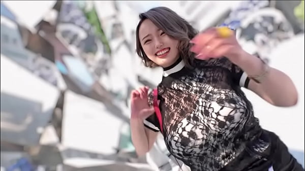 【流出】超爆乳の新人グラビアアイドル デビュー直前に撮影した極秘のハメ撮り映像 1